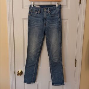 GAP Vintage Slim High-Rise Jeans in Medium Blue